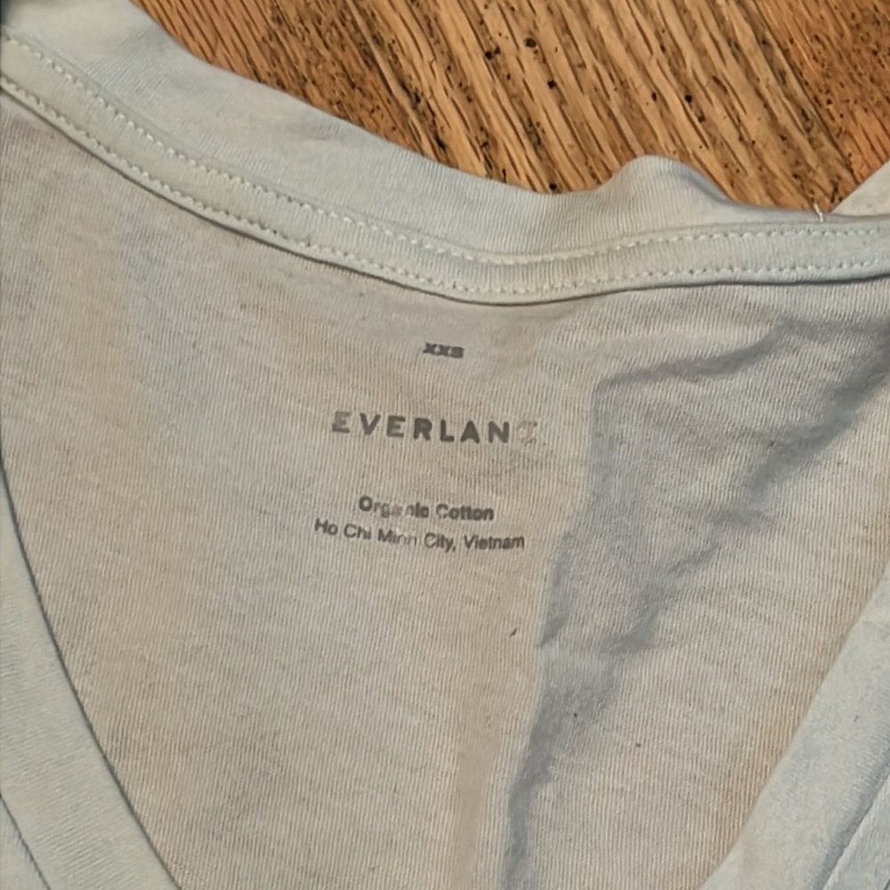 Everlane tee - Picture 3 of 3
